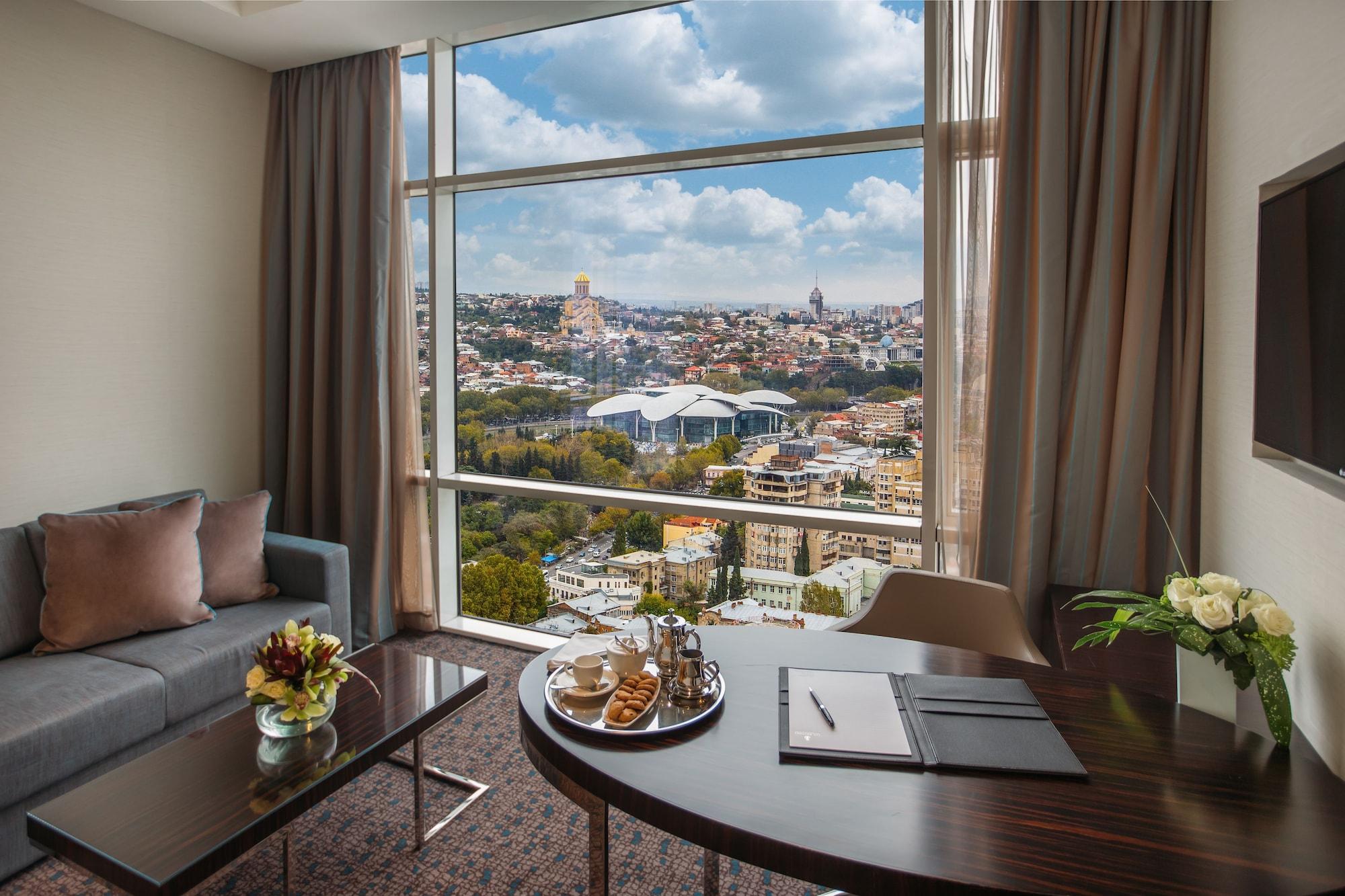 The Biltmore Tbilisi Hotel Luaran gambar A room at the hotel