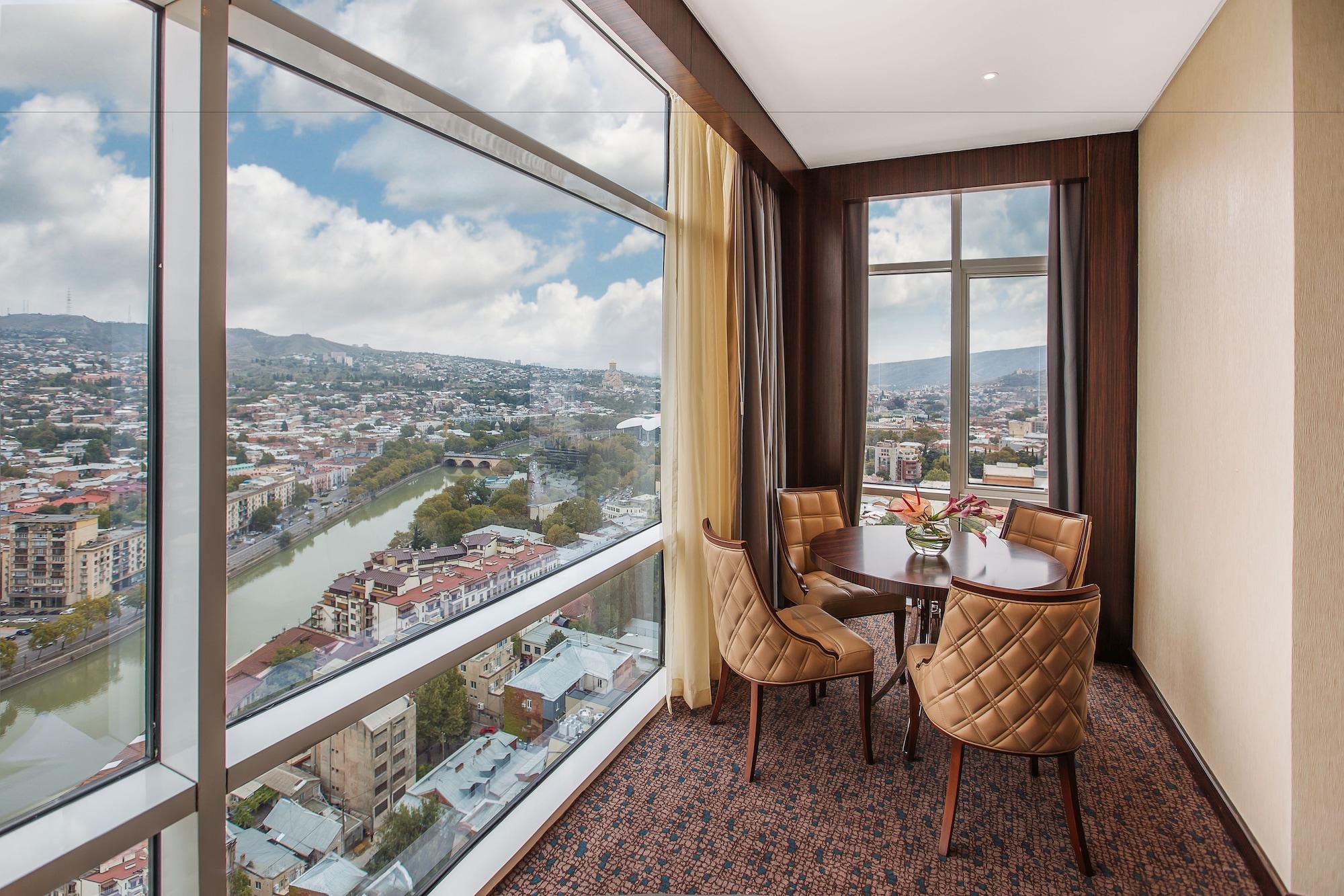The Biltmore Tbilisi Hotel Luaran gambar Suite