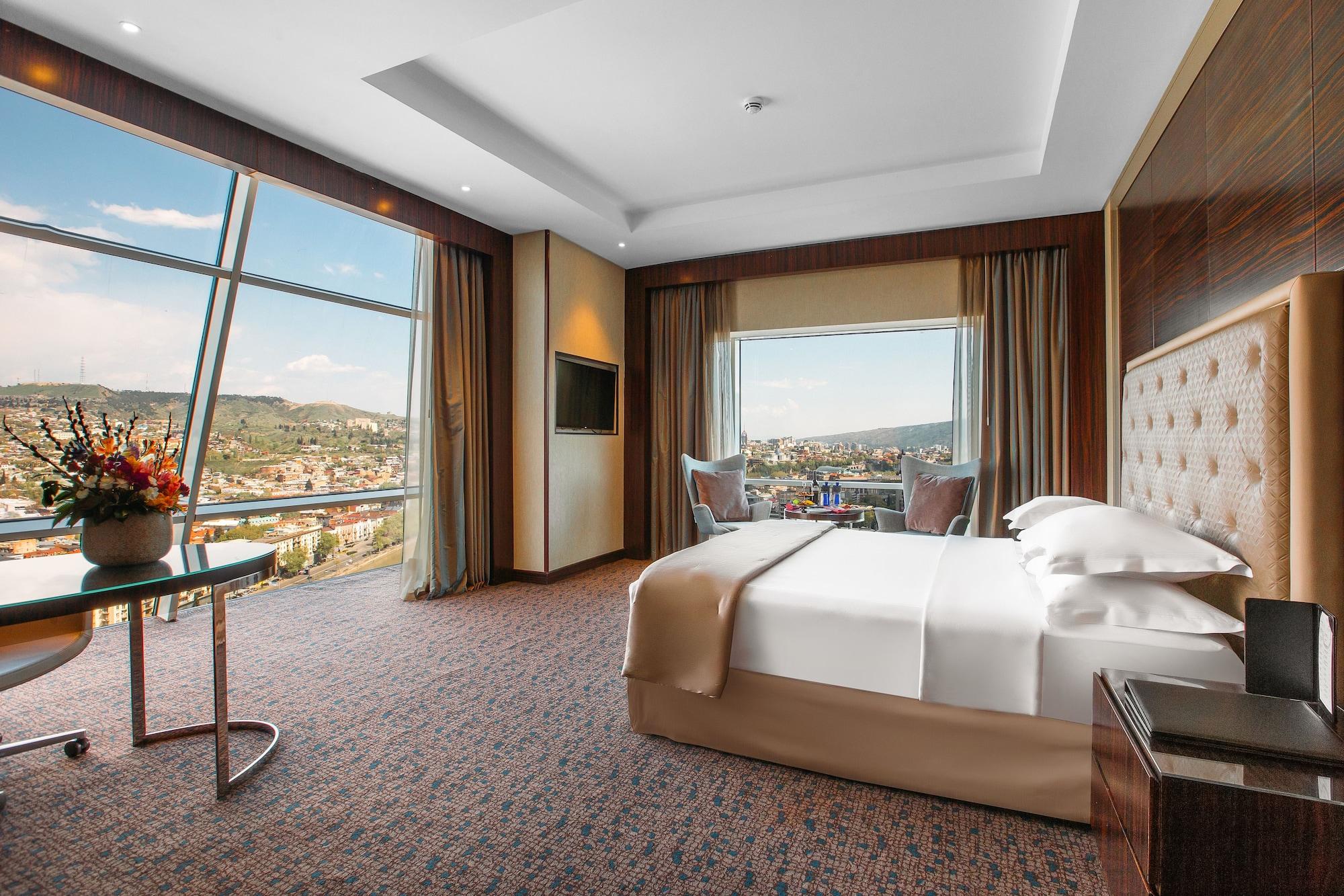 The Biltmore Tbilisi Hotel Luaran gambar Executive Suite