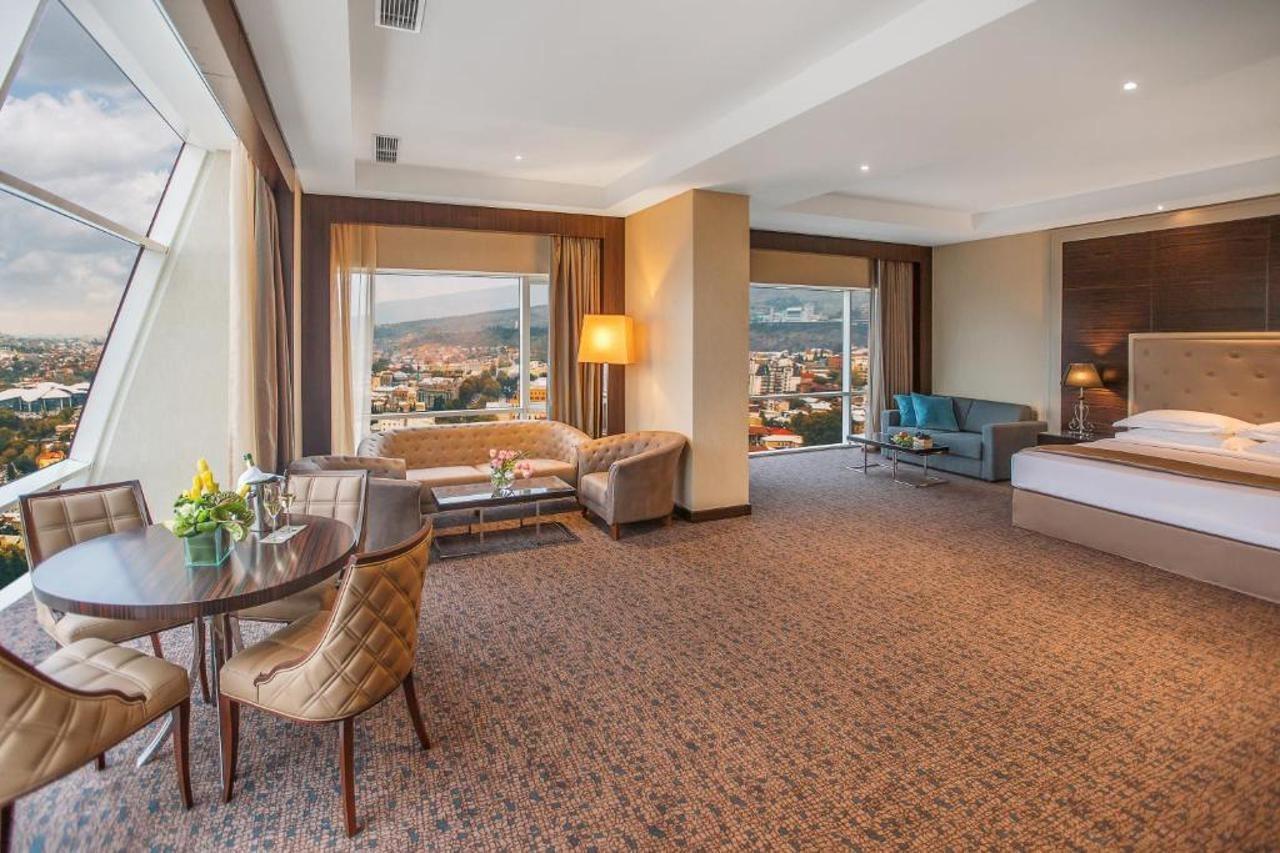 The Biltmore Tbilisi Hotel Luaran gambar Executive Suite