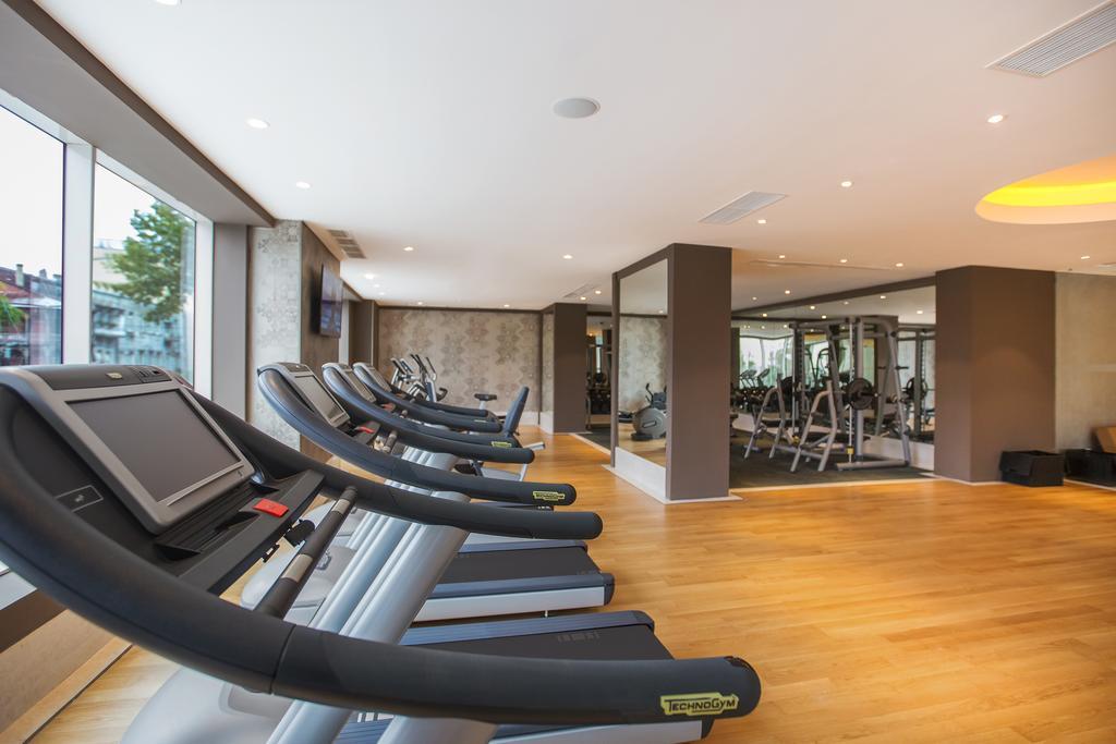 The Biltmore Tbilisi Hotel Luaran gambar The gym at the hotel