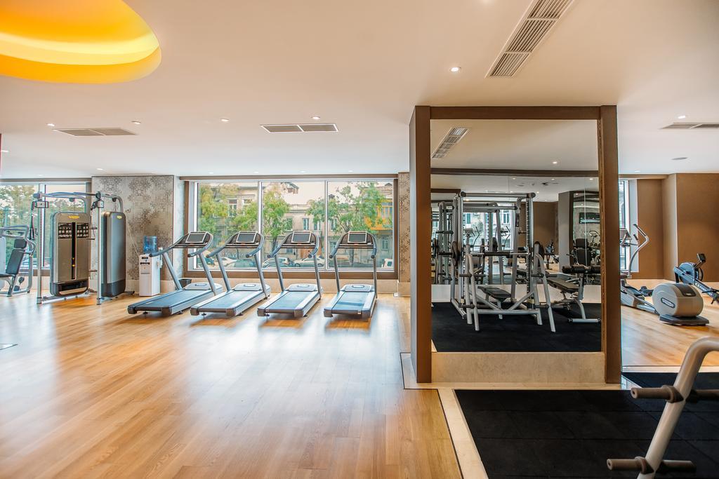 The Biltmore Tbilisi Hotel Luaran gambar The gym at the hotel