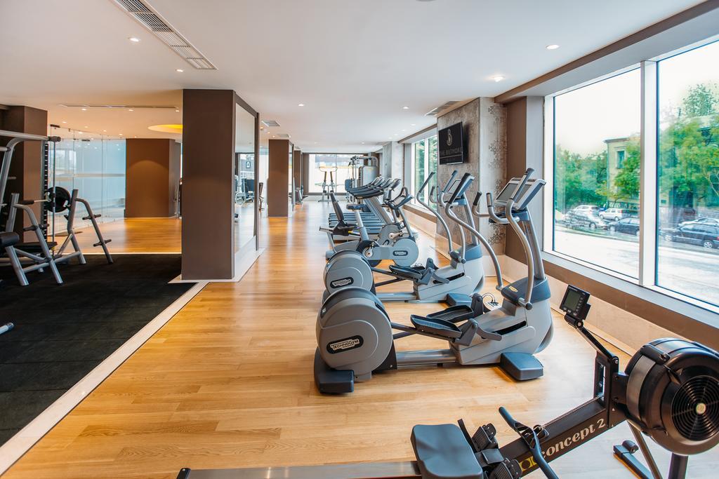 The Biltmore Tbilisi Hotel Luaran gambar The gym at the hotel